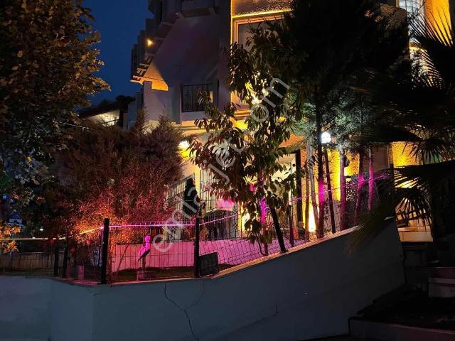 Mudanya Güzelyalıda Satılık 4+1 Tribleks Villa