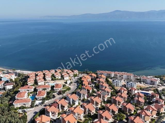 Mudanya Güzelyalı 'da Siteiçi Kat Mülkiyetli 5+1 Satılık Villa
