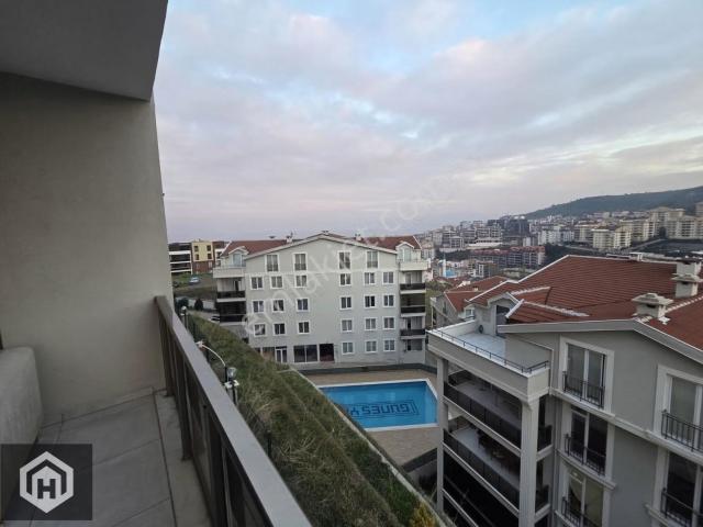 Mudanya Halitpaşa Mh Satılık Arakat 145mt2 Lüks 3+1 Daire