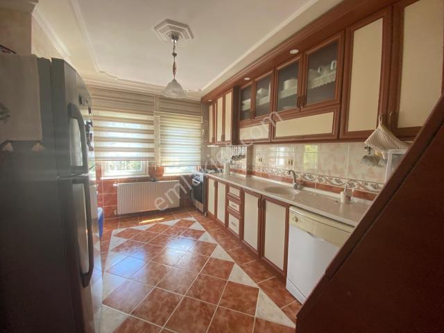 Mudanya Halitpaşada Deniz Manzaralı 5+2 3 Katlı Müstakil Villa