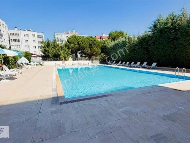 Mudanya İskelede Montanıa Otel Karşısı Satılık 3+1 Havuzlu Daire