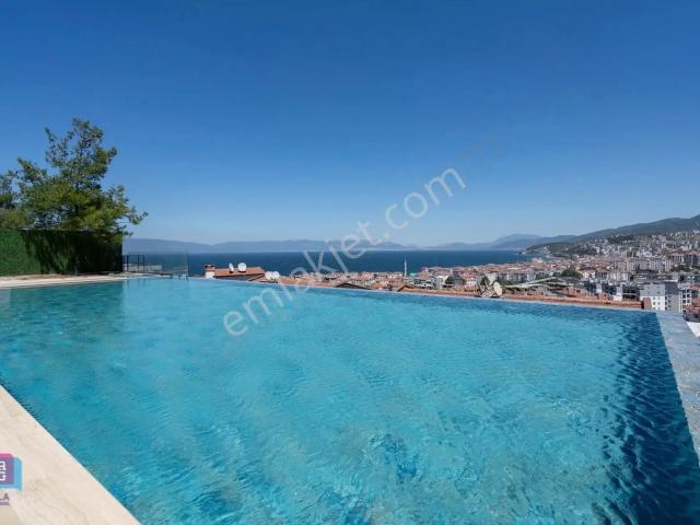 Mudanya Yeni Mahalle'de Deniz Manzaralı Site İçi 4+1 Lüks Yaşam
