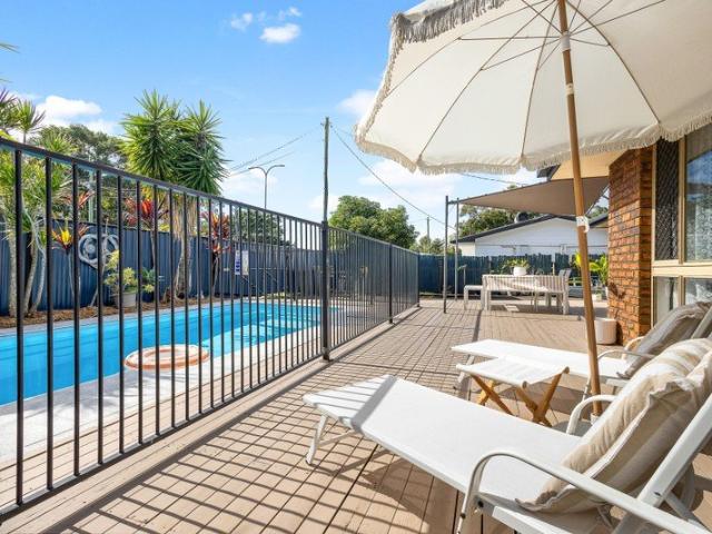 Mudjimba House Walk to beach, Holiday at home + Massive side access!