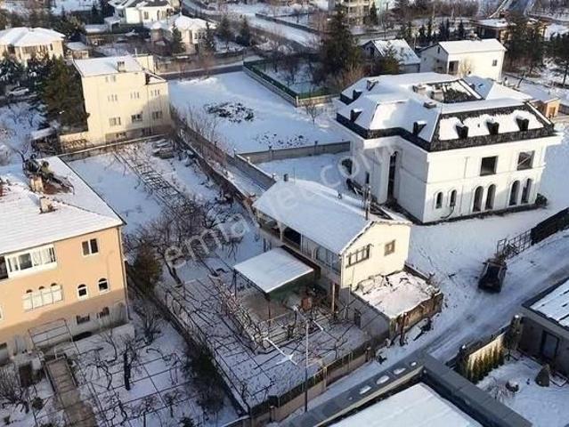Muhteşem Konumu İle Erenköy Mahallesinde 1000 M² Arsa Ve 2+1 Ev