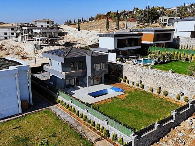 MUHTEŞEM MANZARALI MÜTHİŞ KONUMDA DUBLEKS VİLLA