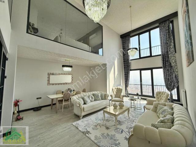 Muhteşem Manzaraya Sahip 6+1 375m² Eşsiz Yapıda Loft Site Daire!