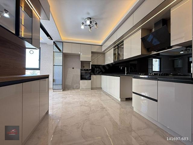 MUHTEŞEM MİMARİSİYLE GÖZ KAMAŞTIRAN SIFIR ULTRA LÜKS 4+1 DAİRE