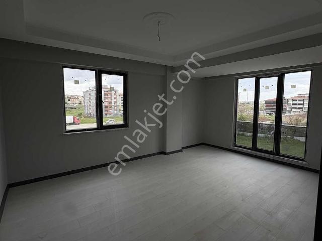 2+1 Göl Manzaraıı Daire
