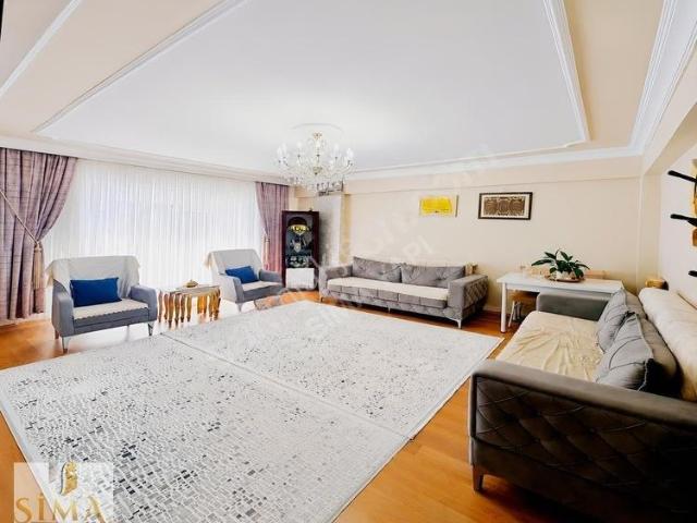 Muhacirde Yürüyüş Yoluna Yakın 140 M2 Balkonlu 3+1 Satılık Daire