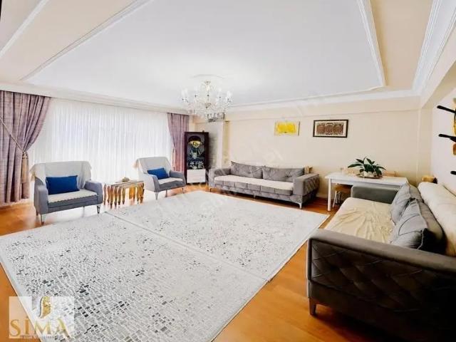 Muhacirde Yürüyüş Yoluna Yakın 140 M2 Balkonlu 3+1 Satılık Daire
