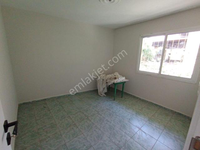 İzmir Yunus Emre Mahallesi 2+1 95 M2 Müstakil Kiralık Ev