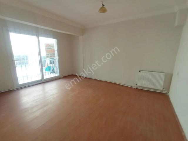 Mühendis Emlaktan Uğurmumcu Mah. Eserkente 3+1 120m2 Doğal Gazlı