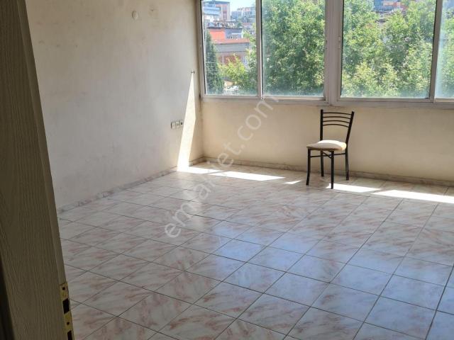 Mühendis Emlak'tan Karabağlar Umut Mah. 2+1 Ana Cadde Üzerinde 120 M2 Kiralık Daire