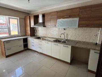 Muhittin Mahallesinde Satılık Site İçi 3+1 Daire
