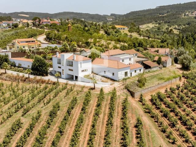 Exceptional Quinta Estate with Pool, Multiple Buildings & Investment Potential in Portugal