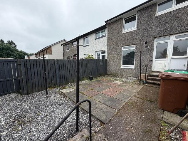 Muirfield Drive, Glenrothes KY6, 2 bed flat to rent, £875 pcm | PrimeLocation