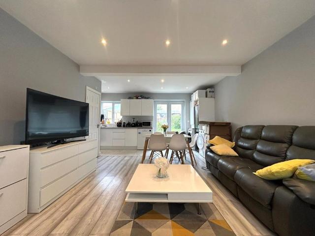 Muirfield Road, Watford WD19 3 bed semi detached house to rent £2,050 pcm £473 pw