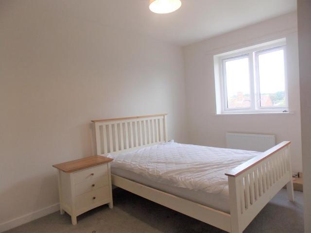 Muirfield Road, Watford WD19 1 bed in a house share to rent £750 pcm £173 pw