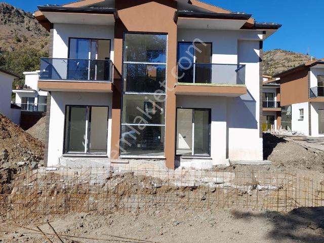 Müjgan Emlaktan Dalaman Taşlıburunda Satılık 4+1 Villa