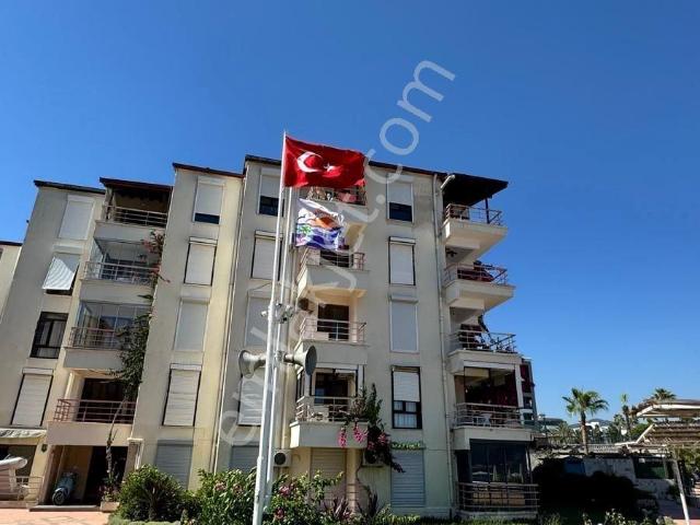 Müjgan Emlaktan Siteler'de Denize Sıfır Satılık Daire