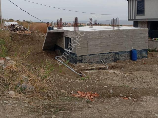 Mükemmel. Deniz Ayağınızın Altında.ilk Katı Yapılmış Dubleks Ve Arsası