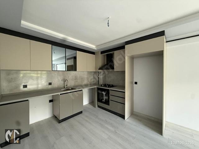 MÜKEMMEL KONUMU VE İŞÇİLİĞİ İLE SIFIR BİNADA ORMAN CEPHE 2+1
