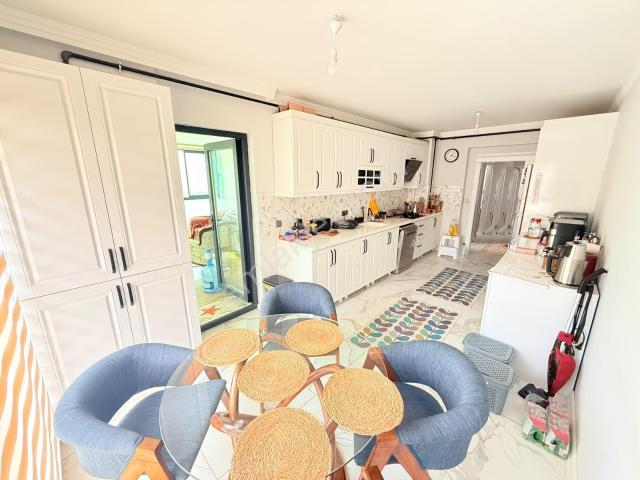 Mukemmel Lokasyonda Yerden Isıtmalı giyinme Odalı Lüx 4+1 Daire