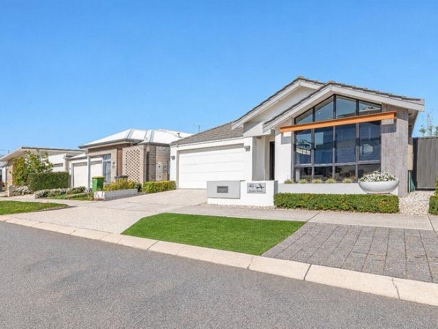 MULTI AWARD WINNING ROSS NORTH FORMER DISPLAY HOME