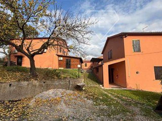 Multi Family 9 camere da letto, Montebuono Lazio ES97102871