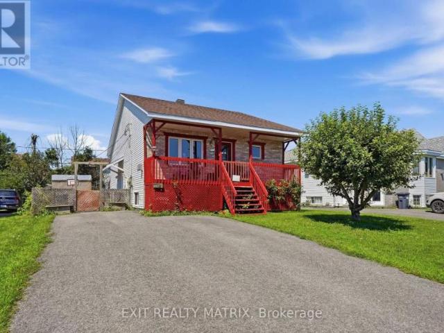 Multi Family Hawkesbury ON 104876296