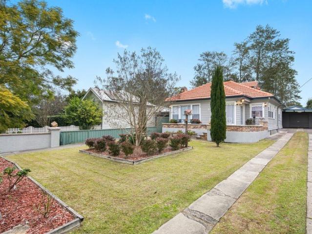 Multi Generational Flexibility with Income Potential in Prestigious Old Bolwarra