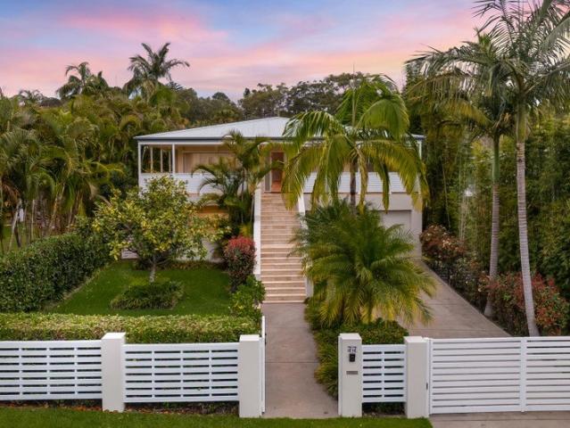 Multi Generational Hamptons Inspired Coastal Luxury on 1,175sqm Dual Accommodation