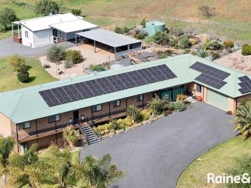 Multi Living Options on a Rural Setting!