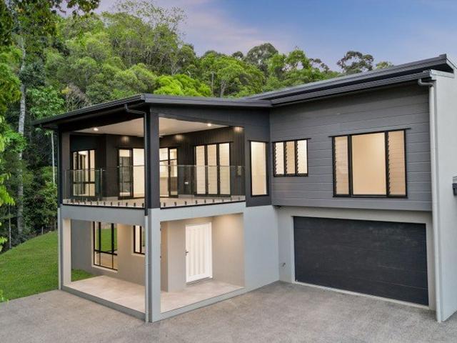 Multigenerational Luxury With Iconic Views & Endless Possibilities