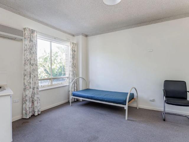 MULTIPLE BEDROOMS LOCATED CITY FRINGE! APPLY NOW!