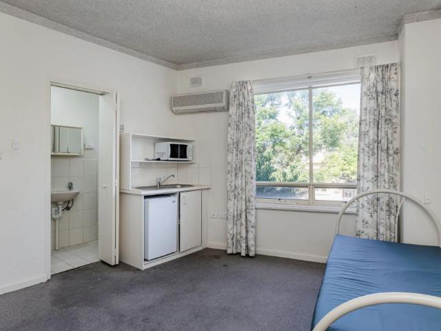 MULTIPLE BEDROOMS LOCATED CITY FRINGE! APPLY NOW!