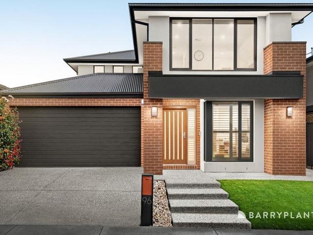 Multiple Living Zones & Impressive Family Space