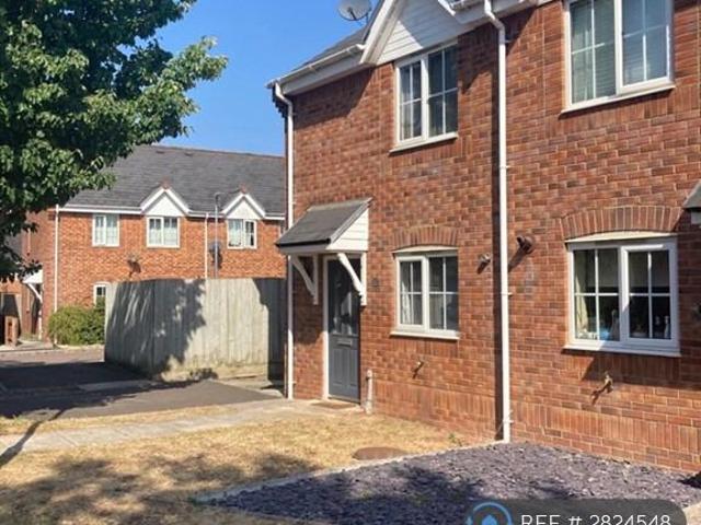Mulberry Close, Taunton, TA1 2 bed semi detached house to rent £1,195 pcm £276 pw