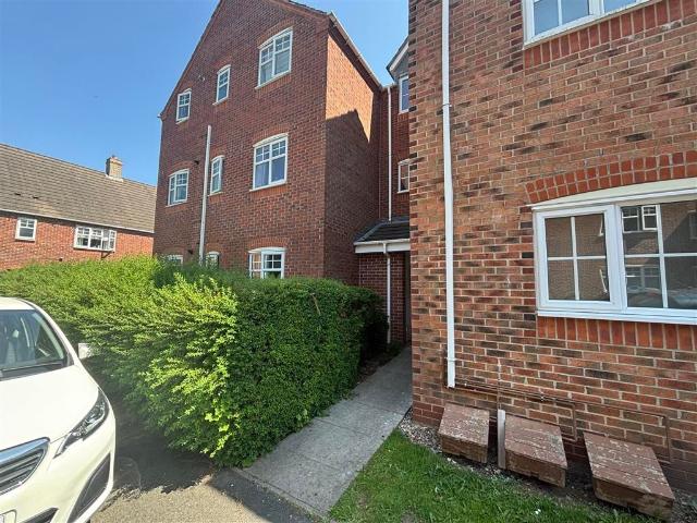 Mulberry Drive, Lichfield WS13, 2 bed flat to rent, £1,125 pcm | PrimeLocation