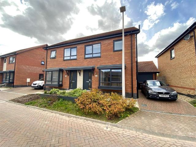 Mulberry Lane, Hull, East Yorkshire, HU4 3 bed semi detached house to rent £950 pcm £219 pw