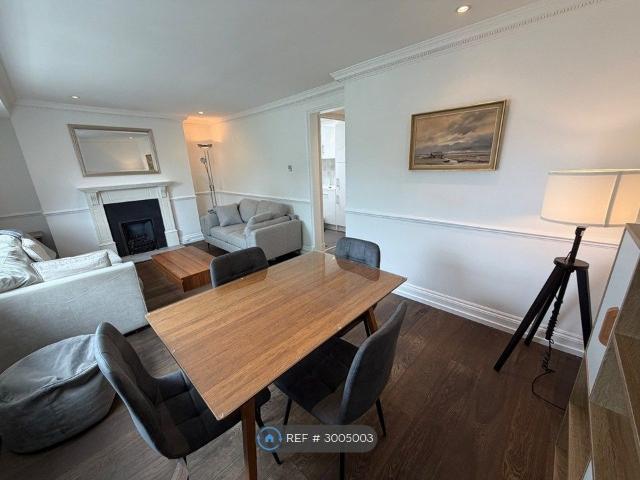 Mulberry Lodge, Chelsea SW10, 2 bed flat to rent, £2,750 pcm | PrimeLocation