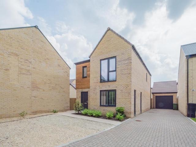 Mulberry Park Combe Down, Bath 4 bed detached house to rent £3,000 pcm £692 pw
