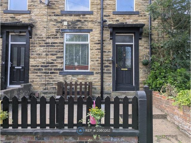 Mulberry Street, Pudsey LS28, 1 bed terraced house to rent, £850 pcm | PrimeLocation