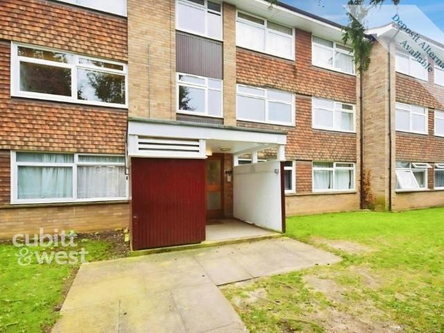 Mulgrave Road Sutton SM2 2 bed apartment to rent £1,750 pcm £404 pw