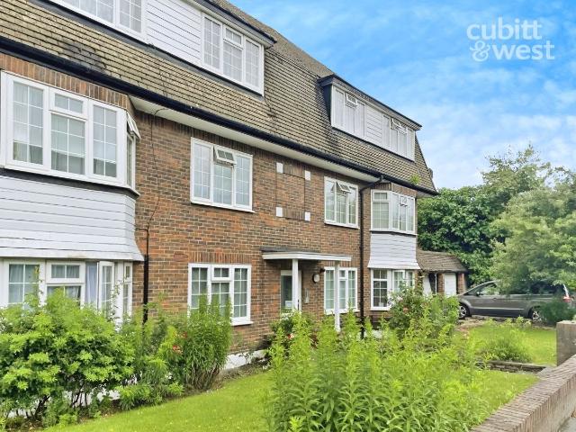 Mulgrave Road, Sutton SM2, 2 bed flat to rent, £1,650 pcm | PrimeLocation