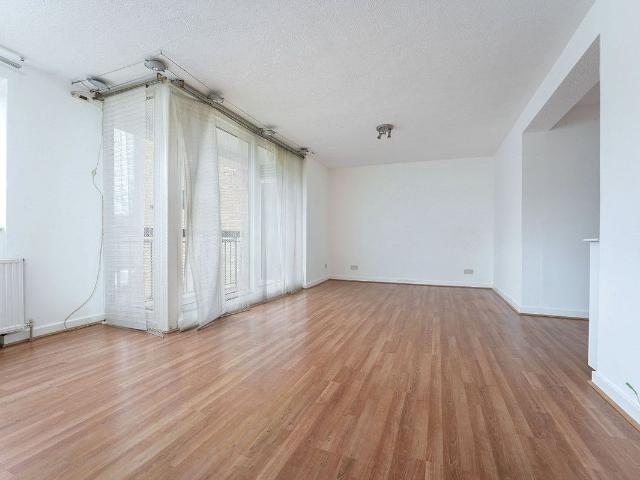 Mulgrave Road, Sutton SM2, 2 bed flat to rent, £1,850 pcm | PrimeLocation