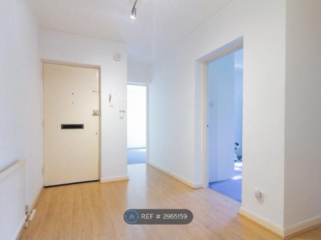 Mulgrave Road, Sutton SM2, 2 bed flat to rent, £1,800 pcm | PrimeLocation