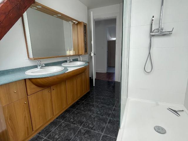Chambres privatives dans colocation entièrement rénovée Appartement rénové de 117 m2 Mulhouse Dornach