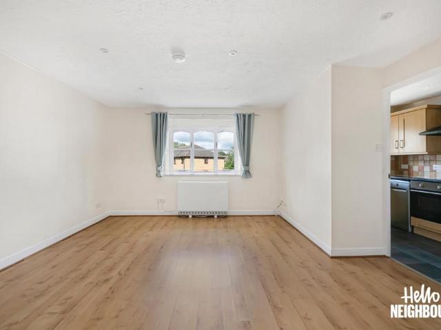 Mullards Close, Mitcham, CR4 2 bed apartment to rent £1,650 pcm £381 pw