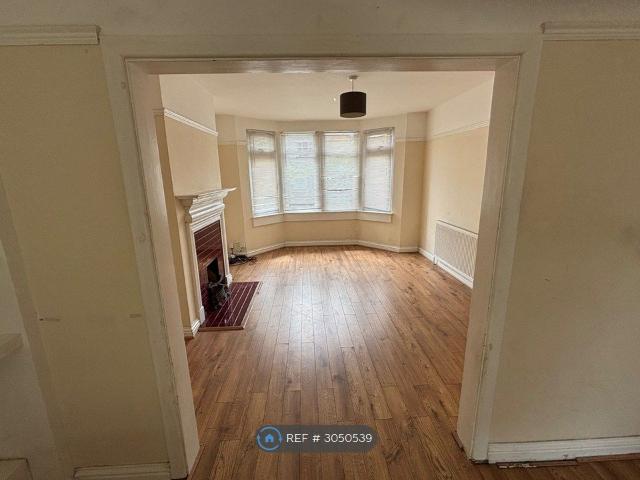 Muller Road, Horfield, Bristol BS7, 3 bed terraced house to rent, £2,000 pcm | PrimeLocation